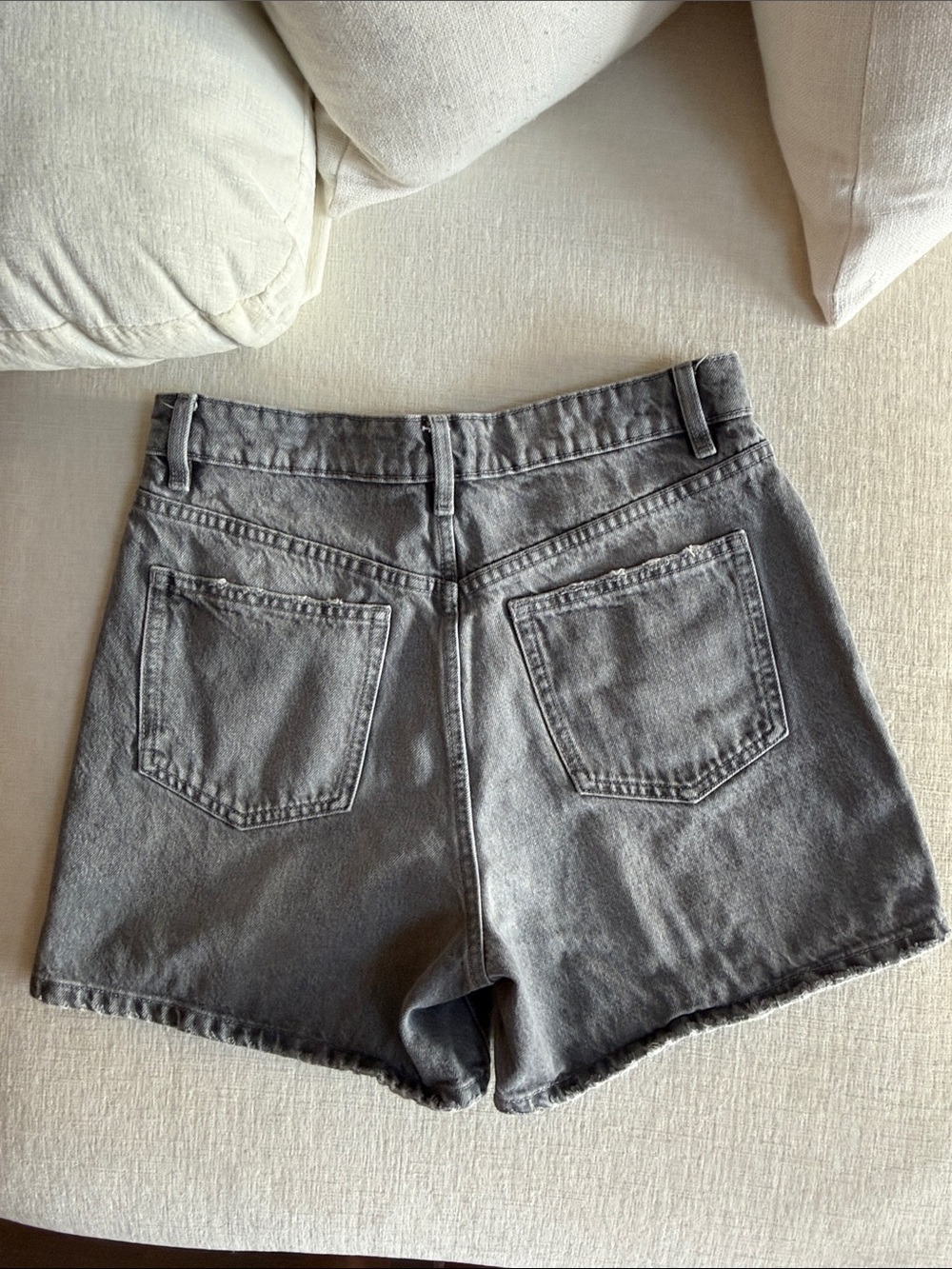 Zara high rise grey denim shorts - Picture 4 of 4